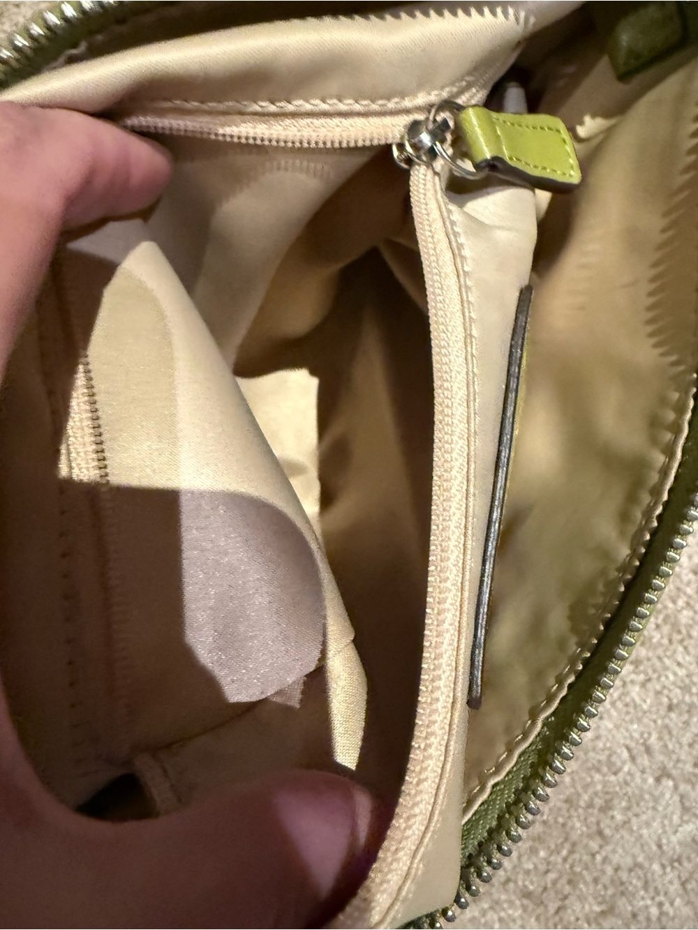 COACH Leaf Green Leather Daisy.
Messenger Crossbody Bag F23948 HTF Y2K - Picture 6 of 9